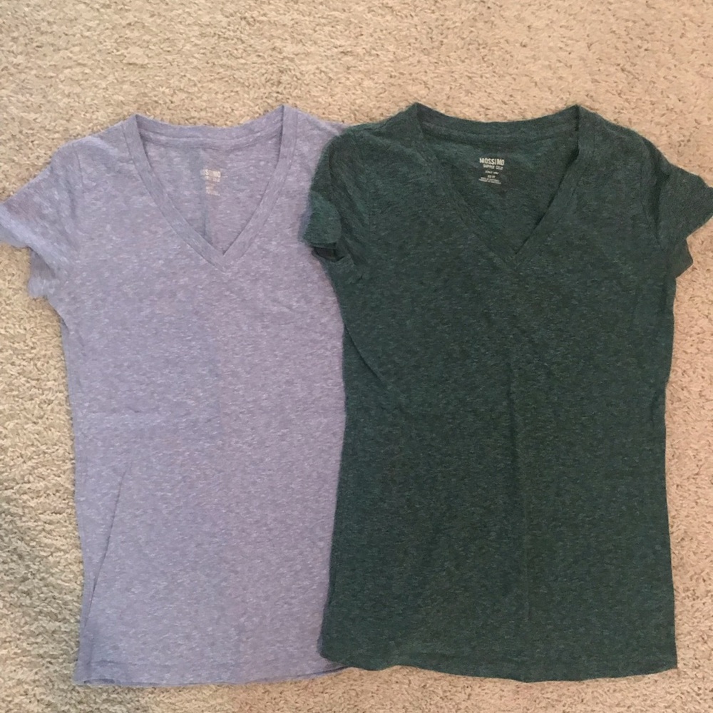 v-neck t-shorts